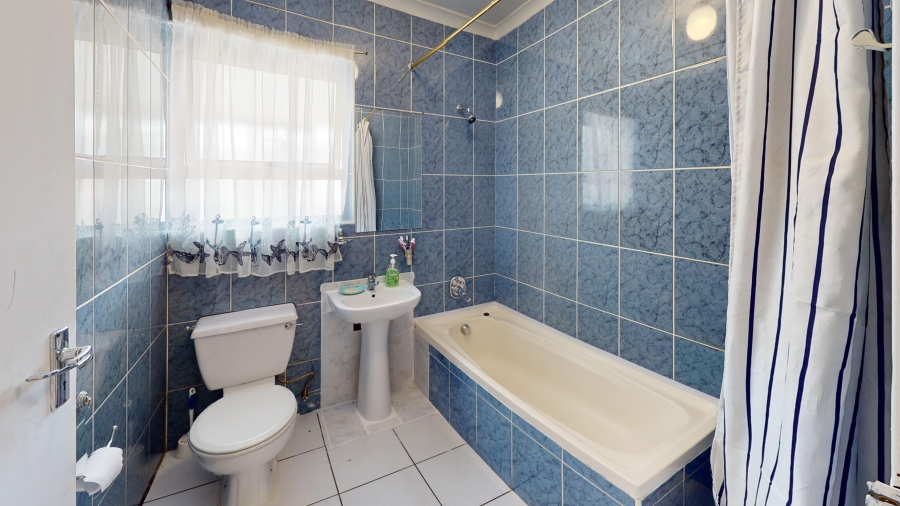 4 Bedroom Property for Sale in Balvenie Western Cape